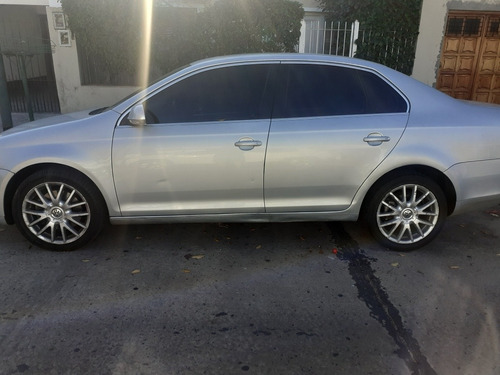 Imagen 8 de 9 de Volkswagen Vento 2010 2.0 I Elegance