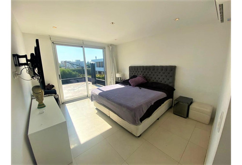 Impecable Casa 5 Ambientes. Digna De Ver