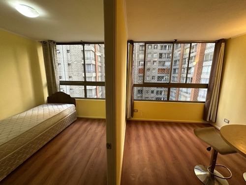 Cómodo Depto. 1d/1b, 30m2, San Isidro / Curicó, Santiago