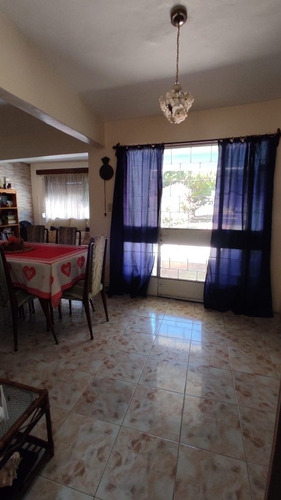 Imagen 5 de 18 de Casa 3 Dormitorios Con 1230 Mts De Terreno Barrio Ideal