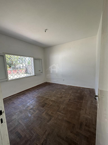 Vendo: Casa De 2 Dormitorios Con Fondo