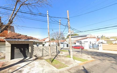 Villa Adelina-casa En 1 Planta - Muy Linda! 4 Amb. En Esquina-impecable! Jardin-cochera-3 Bños.-190m2 Cub.-terreno 260m2