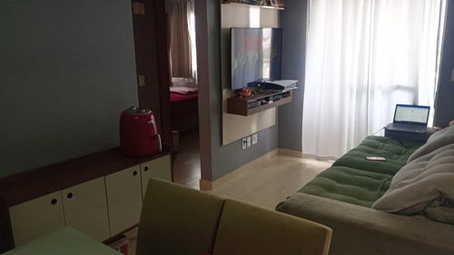 Apartamento 55 M2 Com Suíte E Varanda Ampla.