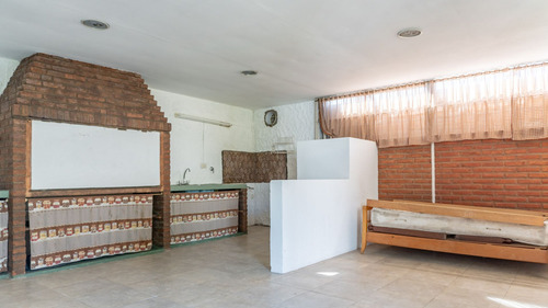 Venta Hermosa Casa Financia 7 Ambientes Temperley