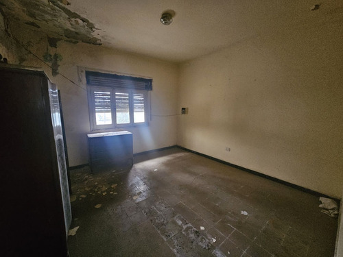 Casa + Depto En Terreno De 400 Metros. A Refaccionar