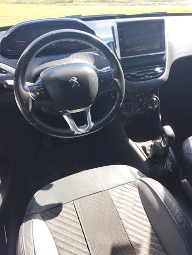 Peugeot 208 1.6 Urban Tech