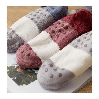 Imagem 3 de 8 de Meia Pantufa Inverno: Lã Forrada Com Pelúcia Antiderrapante