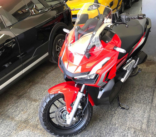 Imagem 2 de 10 de Honda Adv