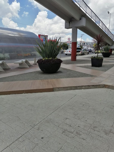 Imagen 12 de 30 de Local Comercial En Planta Baja Frente Al Congreso Del Estado