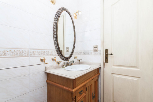 Venta Imponente Chalet S/lote De 17x48 Lanús Este