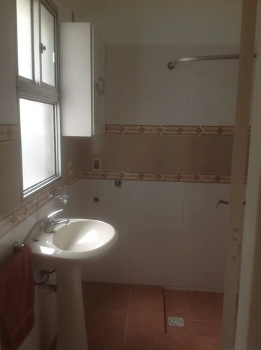 Imagen 8 de 12 de Precioso Apto De 2 Dorm Con Balcón, Bajos G/c En Bolivar!