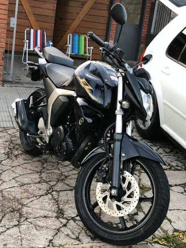 Imagen 2 de 6 de Yamaha Fz Fi