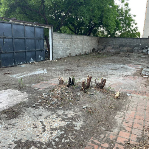 Venta De Terreno En Macuto Ref 2265