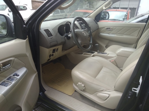 Toyota Sw4 3.0 I Srv At C/cuero 4x4 (2009) 2008