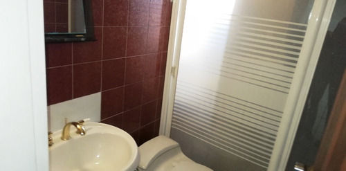 Josefina Toledo: Funcional Oficina En Alquiler En La Av Cedeño, Torre 4, 70m², Planta 50%, Linea Telefónica, Dos Puestos De Estacionamiento Uno Al Lado Del Otro, 264939