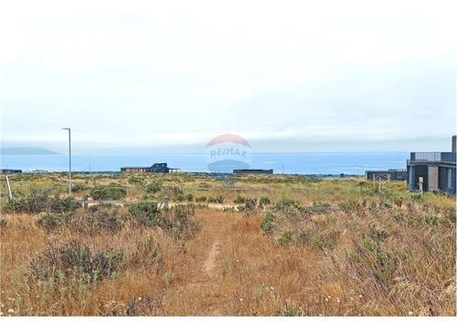 Terreno Plano Con Amplia Vista Al Mar