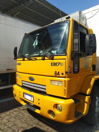 Imagem 4 de 13 de Ford - Cargo 1317e - 4x2 - 2011 - Baú Refrigerado