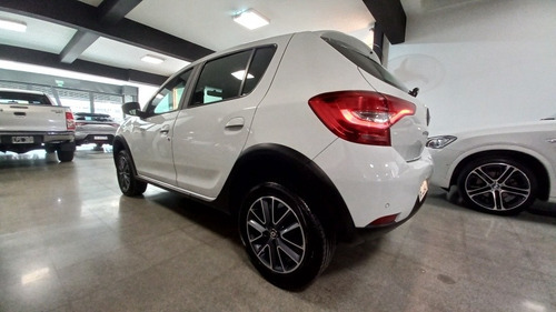 Imagen 21 de 25 de Renault Sandero Intense Cvt 1.6