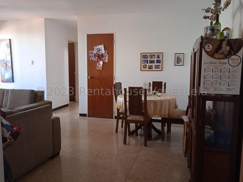 Apartamento En Venta Con Buen Espacio En Los Dos Caminos /  Hairol Gutierrez