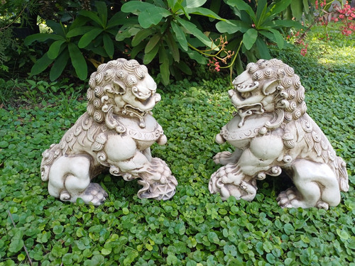 Pareja De Perros O Leones Fu De Resina De 28 Cm De Alto Crema