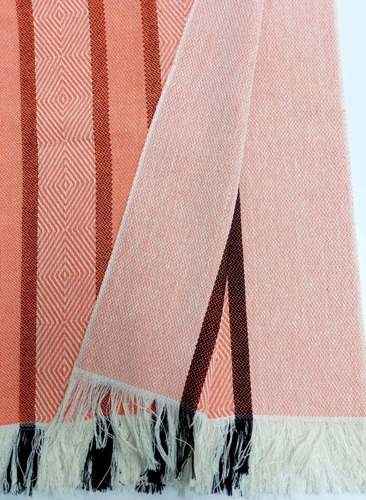 Imagen 6 de 6 de Poncho Artesanal Rombos Naranja
