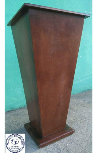 Podiun Pequeño En Madera