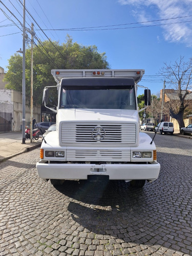 Mercedes Benz 1618