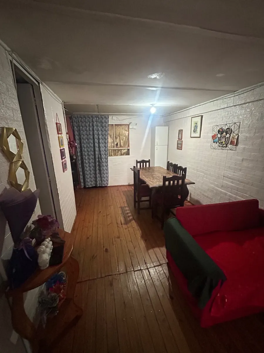 Imagen 1 de 8 de Casa Dos Pisos 4d, 2b En Avenida Principal