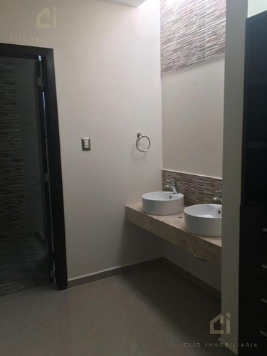 Imagen 17 de 30 de Hermosa Residencia De Lujo Con Grandes Espacios Vista Al Mar Y Gran Jardín !