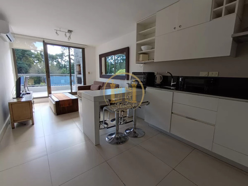 Vendo Apartamento, 1 Dormitorio Y Medio, Edificio De Lujo Con Amenities, Punta Del Este, Maldonado
