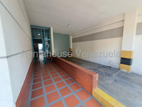 Bella Oficina En Venta Amoblada Zona Centro Calle Rivas Maracay 25-17456 Hc