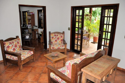 Imagem 9 de 25 de Casa Térrea Com 3 Suites E Piscina - Ca0718