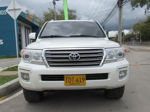 Toyota Land Cruiser 200 4.5 Vxr