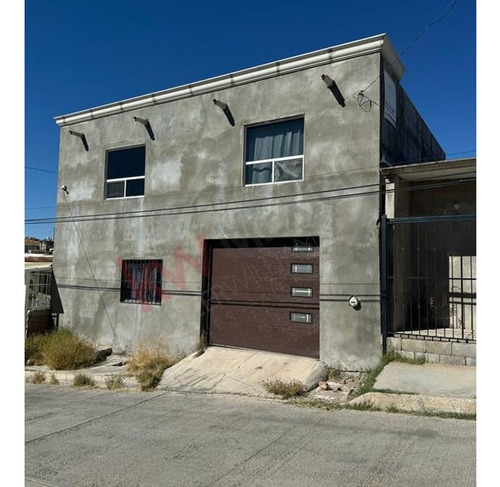 Casa En Venta De 3 Habitaciones Con Amplios Espacios