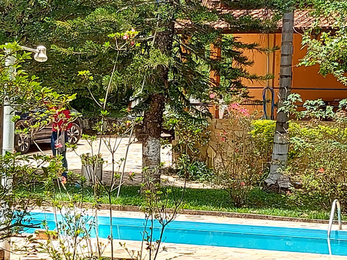Sítio De 4 Quartos E 4 Banheiros