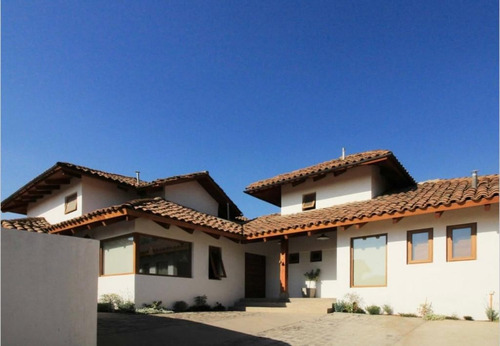 Dos Casas, Una Grande Familiar Y Otra Ideal Para Los Abuelos