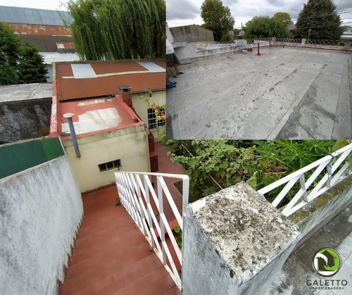 Venta Casa Con Galpon De 3 Amb. Hernandez 724. Ezpeleta