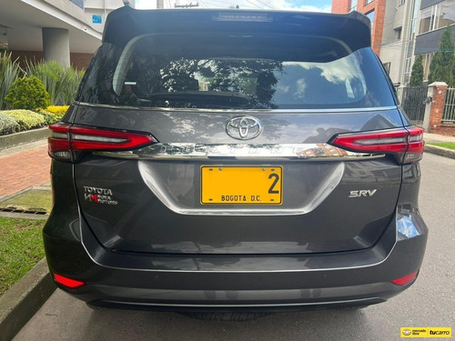 Imagen 11 de 25 de Toyota Fortuner Srv 4x4 2.7 Gasolina Entrega Inmediata Estre