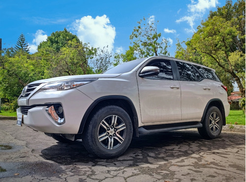 Toyota Fortuner 2.8l 4x4 At