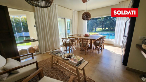 Highland Park Cc, Alberti, Casa En Venta.