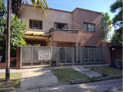 Chalet En Venta En Castelar Norte