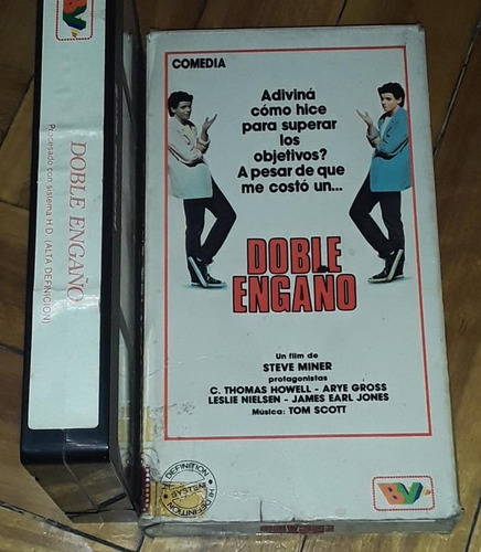 Doble Engaño Vhs C. Thomas Howell Leslie Nilesen  Comedia