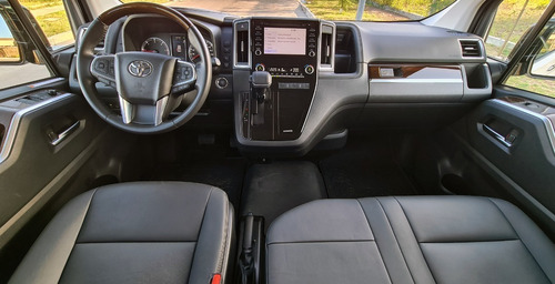 Imagen 10 de 19 de Toyota Hiace Vx Premium 2.8tdi Wagon 6at 10 Asientos