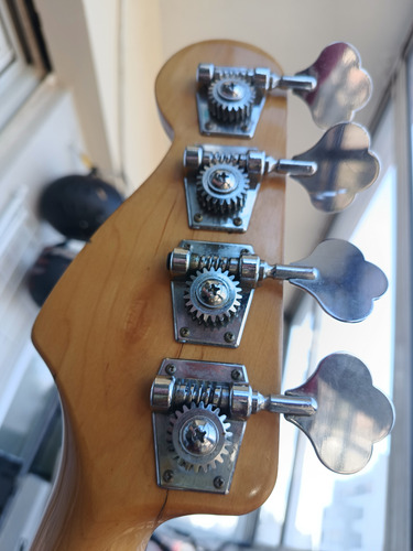 Bajo Squier Precision Korea 1992 Cream White Diestro Crema Laqueado 4 (Usado)