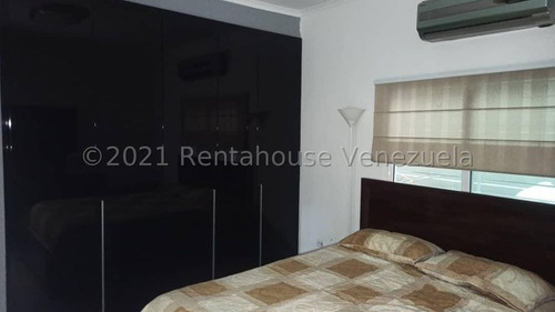 Imagen 5 de 9 de Distinguida Casa Lista Para Habitar En Un Circuito Cerrado De Casacoima. Piso De Mármol, Dos Cocinas, Piscina, Caney, Amoblada. #22-7321.
