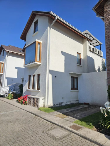 Preciosa Casa Ramon Laval 1465, La Reina