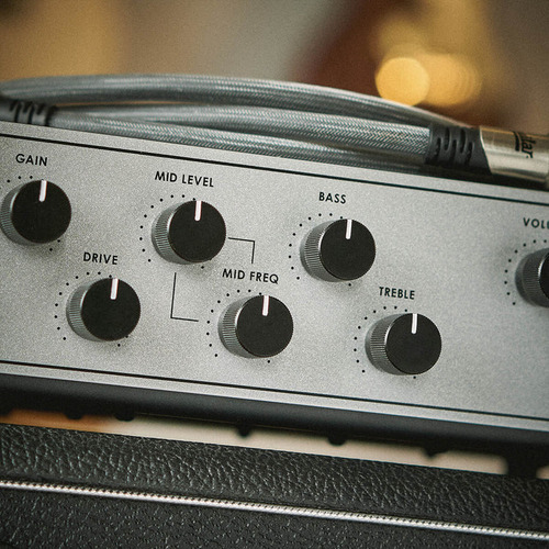 Cabeçote Aguilar Tone Hammer 700 V2 Super Light Bass Cor Prateado 110v/220v