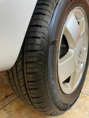 Renault Clio Sedan 2004 1.6 16v Privilège 4p