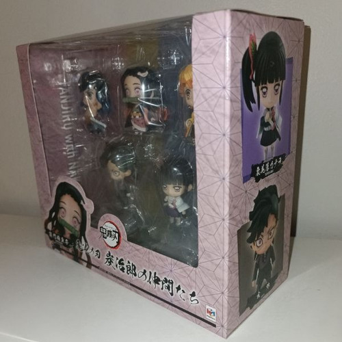 Set Figuras Demon Slayer - Tanjiro With Nakama Mascot Set