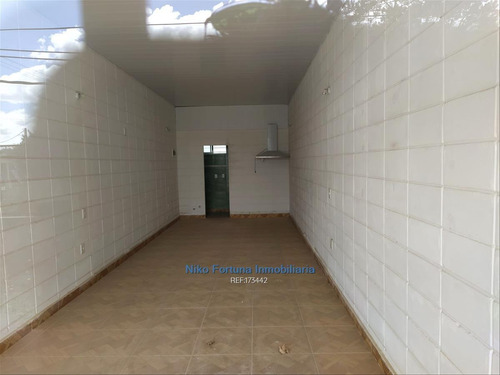Imagen 2 de 4 de Centro De Locales Comerciales En El Pinar! Cw173442